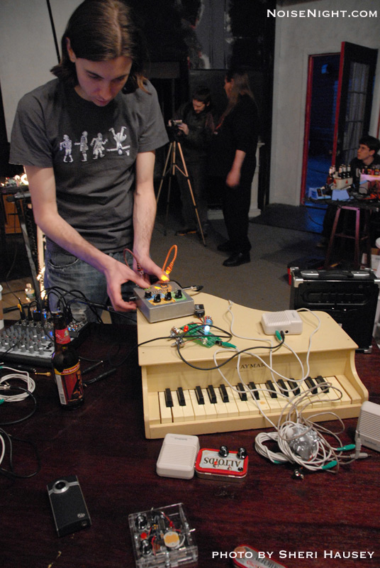 NOISE NIGHT
