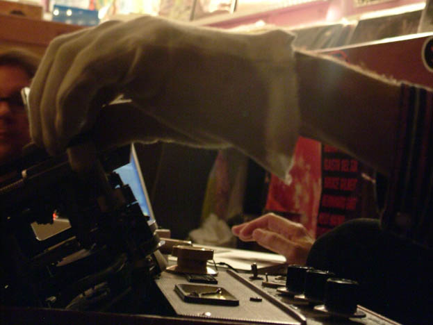 tv_oct4_btm_2631